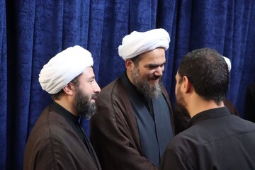 تصاویر/ مراسم یادبود رهبر شهید در مدرسه علمیه آیت‌الله مجتهدی