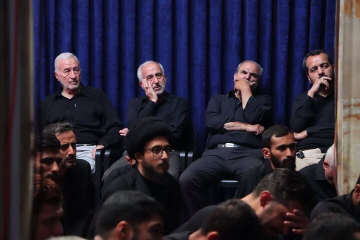 تصاویر/ مراسم یادبود رهبر شهید در مدرسه علمیه آیت‌الله مجتهدی