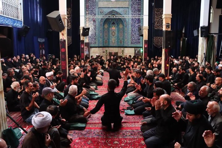تصاویر/ مراسم یادبود رهبر شهید در مدرسه علمیه آیت‌الله مجتهدی