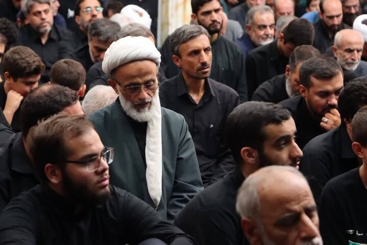 تصاویر/ مراسم یادبود رهبر شهید در مدرسه علمیه آیت‌الله مجتهدی