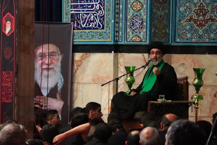 تصاویر/ مراسم یادبود رهبر شهید در مدرسه علمیه آیت‌الله مجتهدی