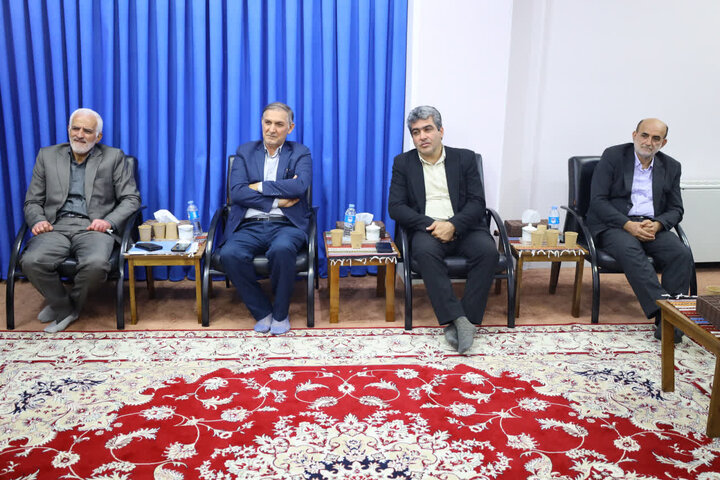 تصاویر/ دیدار جمعی از آزادگان سرافراز دفاع مقدس با نماینده ولی فقیه مازندران