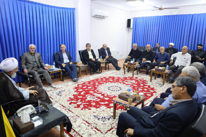 تصاویر/ دیدار جمعی از آزادگان سرافراز دفاع مقدس با نماینده ولی فقیه مازندران