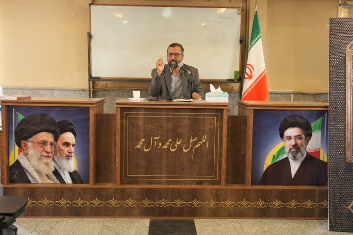 تصاویر/ همایش تبیینی دفاع مقدس ۴۰ روزه