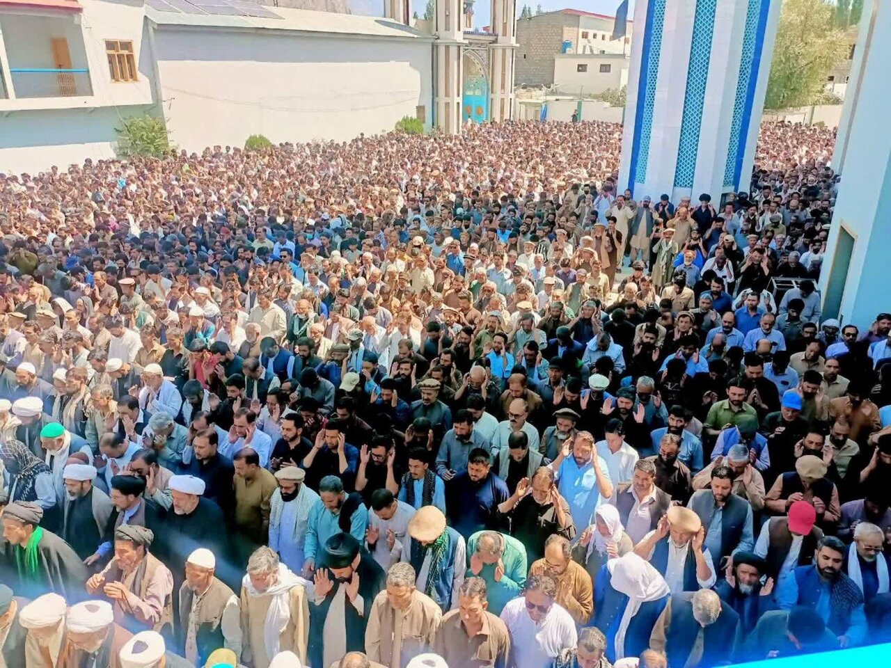 علامہ سید محمد عباس رضوی کی نماز جنازہ سکردو میں ادا، ہزاروں افراد کی شرکت