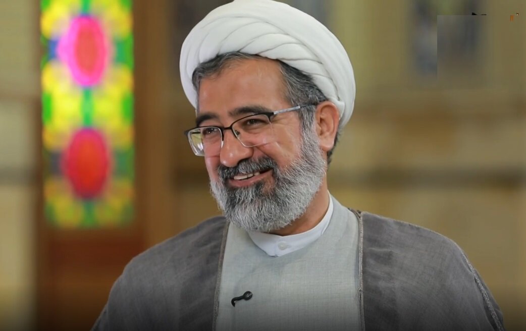 رابطه با امام باید از «من الامام» به «للامام» تبدیل شود