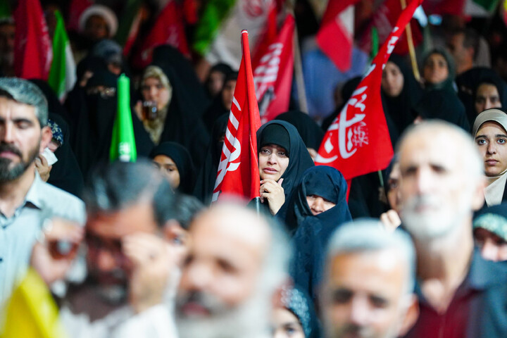 La 168ª mobilitazione notturna degli abitanti di Qom in memoria dei martiri di Minab