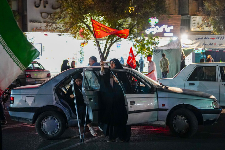 La 168ª mobilitazione notturna degli abitanti di Qom in memoria dei martiri di Minab
