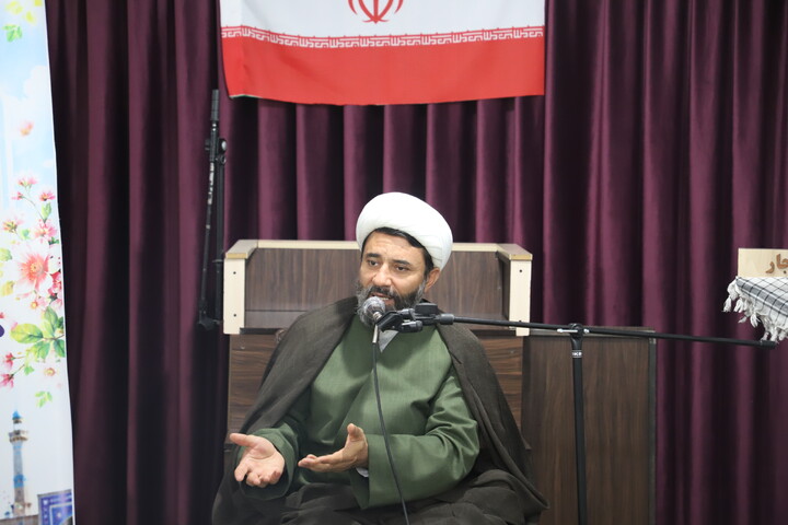 تصاویر/جلسه درس اخلاق مدیر حوزه علمیه کردستان در دوره میثاق طلبگی