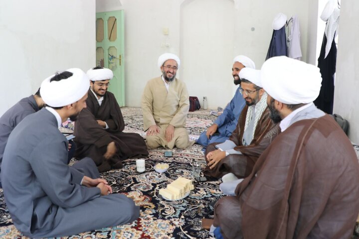 ازشور اغاز تا عمق طلبگی