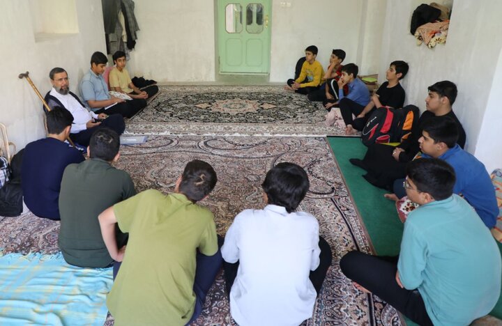 ازشور اغاز تا عمق طلبگی