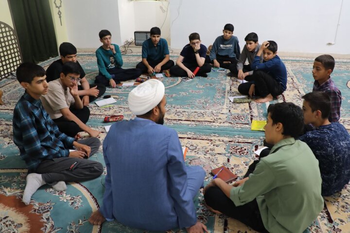 ازشور اغاز تا عمق طلبگی