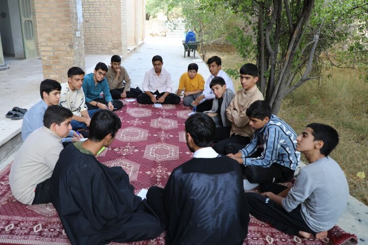 ازشور اغاز تا عمق طلبگی