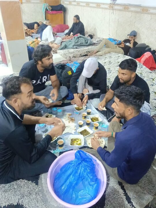 حسینیہ بیت الاحزان نجف اشرف میں ہزاروں زائرین کے لیے وسیع خدمات
