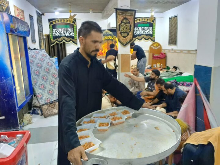 حسینیہ بیت الاحزان نجف اشرف میں ہزاروں زائرین کے لیے وسیع خدمات