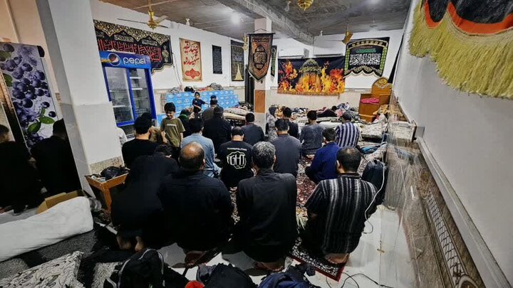 حسینیہ بیت الاحزان نجف اشرف میں ہزاروں زائرین کے لیے وسیع خدمات