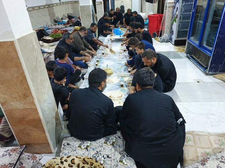 حسینیہ بیت الاحزان نجف اشرف میں ہزاروں زائرین کے لیے وسیع خدمات
