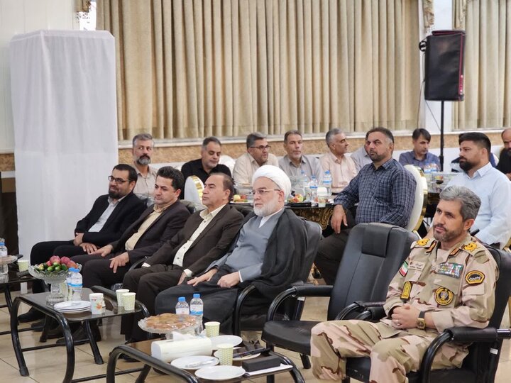 تصاویر/ نشست فرمانده انتظامی و مرزبانی کردستان با اصحاب رسانه