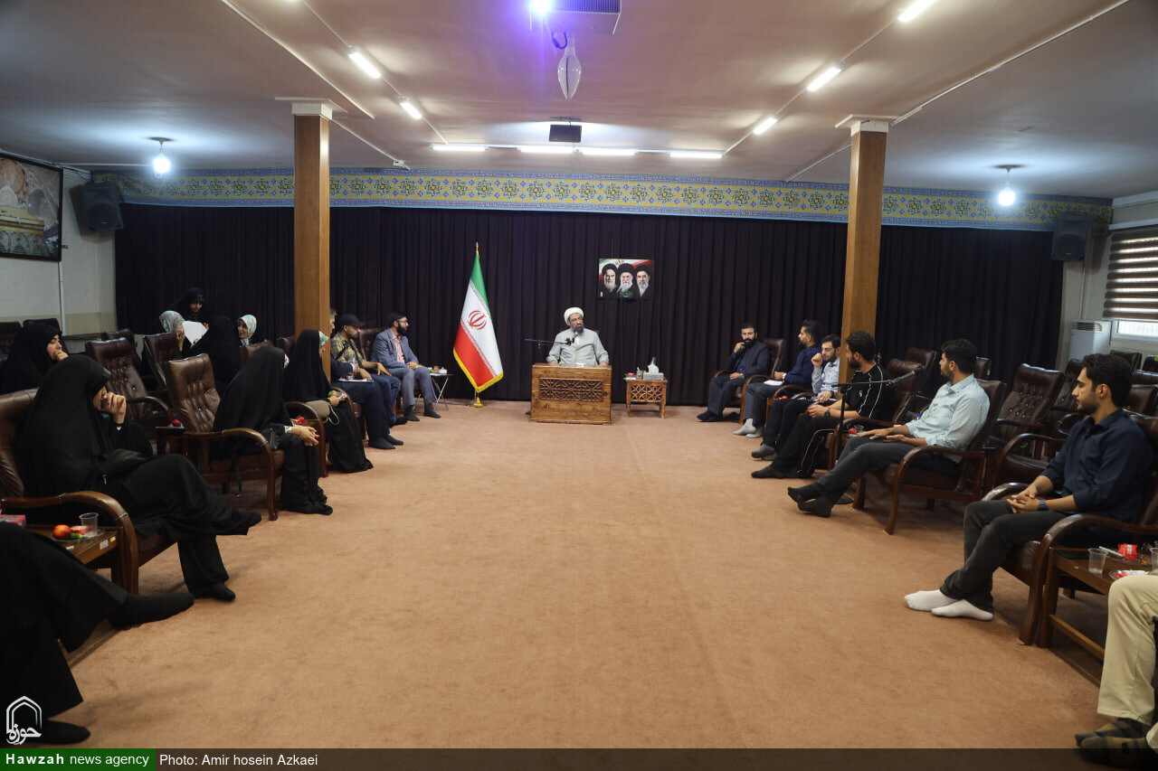 تصاویر / دیدار جمعی از نوجوانان و جوانان همدانی با نماینده ولی فقیه در استان همدان