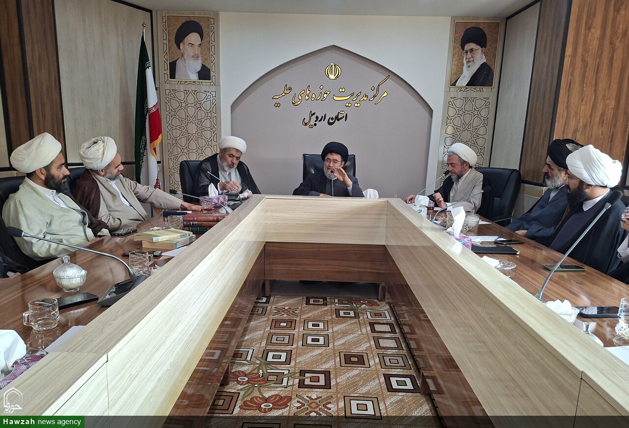 تصاویر/ جلسه تبیینی اساتید حوزه علمیه اردبیل