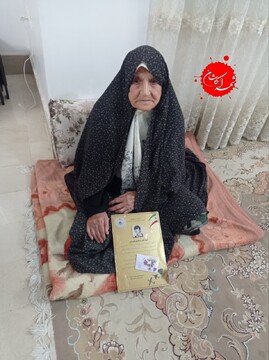 مادرشهیدعلی قربانیان قهرودی به دیدار فرزند شهیدش شتافت