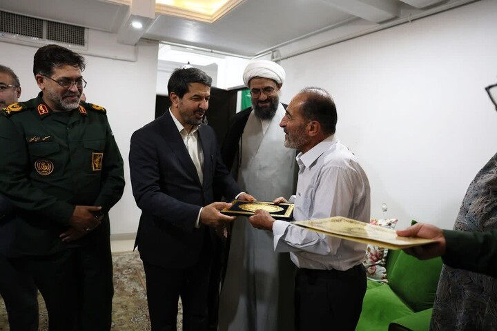 تقدیر امام جمعه همدان از آزاده سرافراز