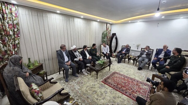 تقدیر امام جمعه همدان از آزاده سرافراز
