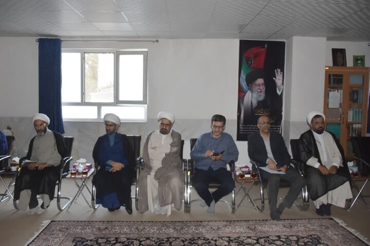 تصاویر/ برگزاری نشست برنامه‌ریزی مراسم اربعین آقای شهید ایران در خرم‌آباد