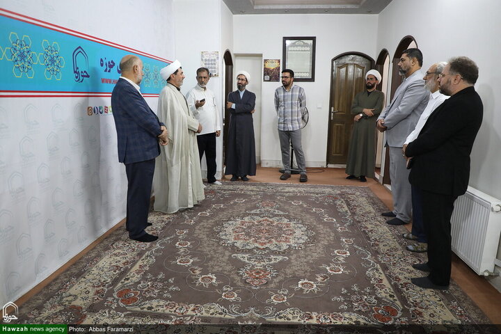 رئيس اتحاد علماء الجعفرية في تركيا يزور وكالة أنباء الحوزة