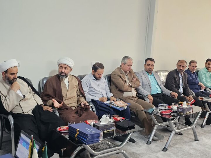 تصاویر /جلسه قرارگاه راهبری مساجد شهرستان بوئین زهرا برگزار شد
