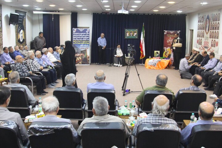دیدار جمعی از آزادگان با نماینده ولی فقیه در خوزستان