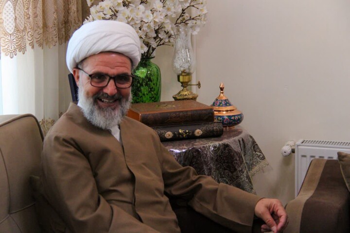 تصاویر / دیدار مدیر کل اوقاف و امور خیریه استان آذربایجان شرقب با آزاده سرافراز حجت الاسلام والمسلمین مهدی عالی