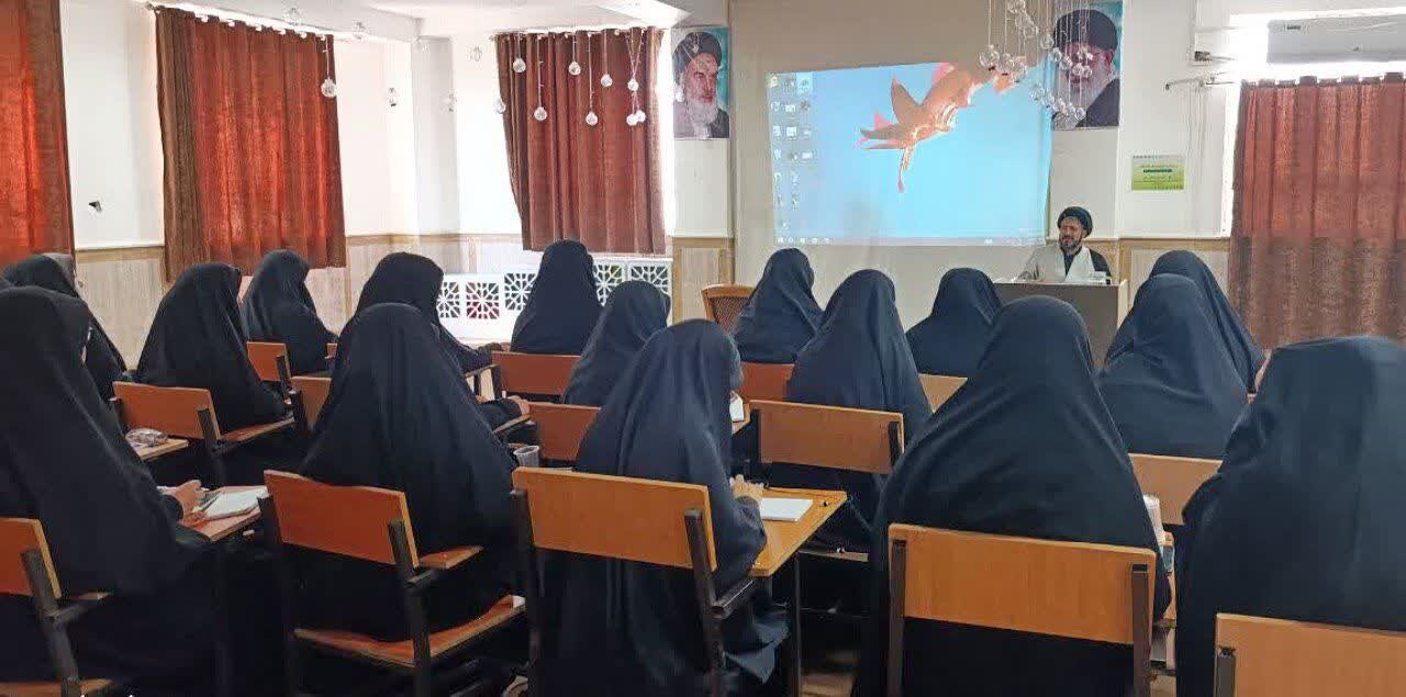 دوره آموزشی تبیین شبهات حجاب در مدرسه علمیه فاطمیه لامرد برگزار شد
