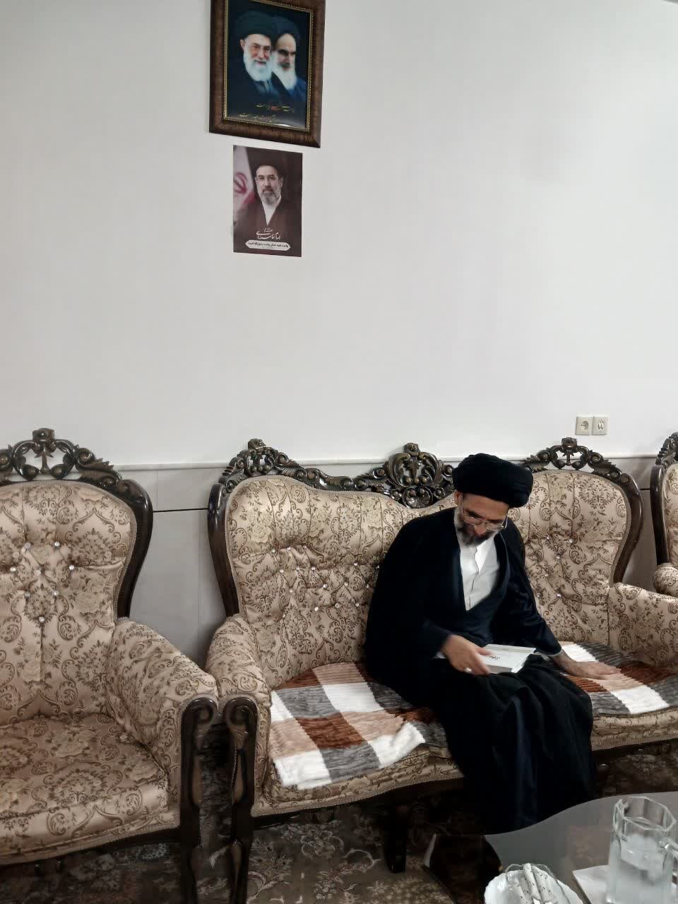 ایثار، فداکاری و استقامت آزادگان ایران را به درخت تناور تبدیل کرده است