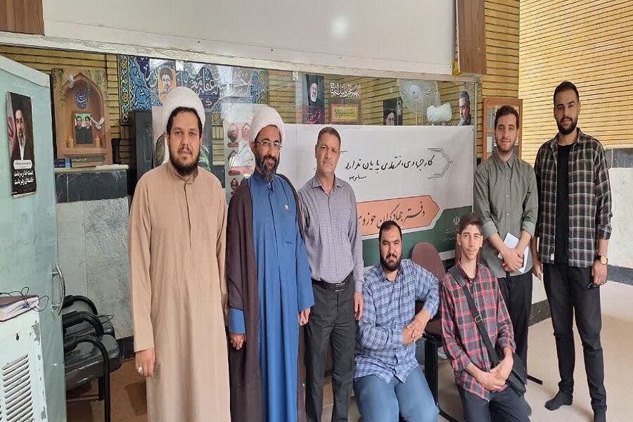 کلید خوردن «عملیات رنگ‌آمیزی مدارس محروم» در کرمانشاه+عکس