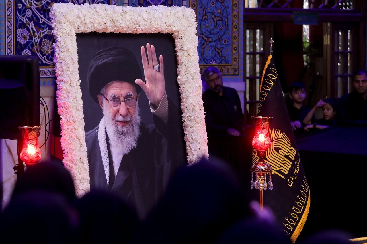 «با تو در عهدیم تا صبح ظهور»؛ شعار ویژه مراسم چهلم «آقای شهید»