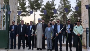 تصاویر/ ادای احترام رئیس سازمان قضایی نیروهای مسلح کل کشور به شهدای ایلام