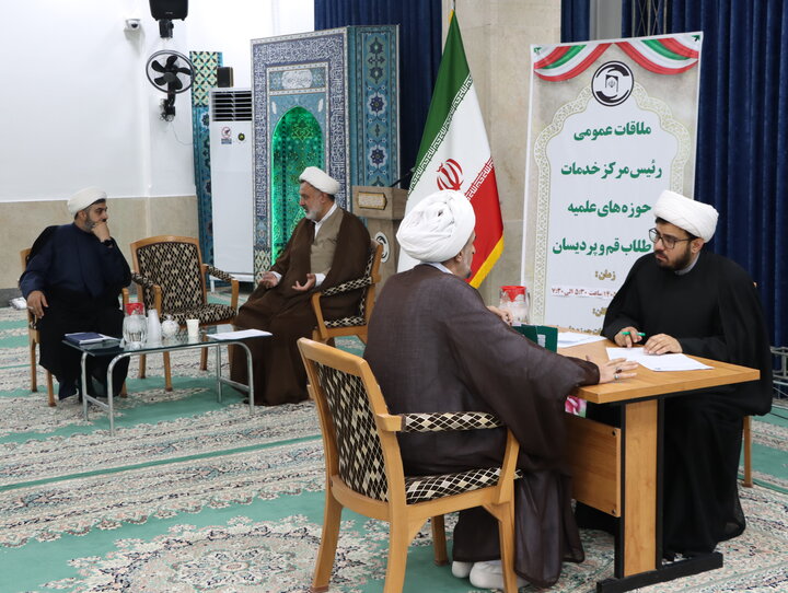 گزارش تصویری + حجت‌الاسلام‌والمسلمین احسانی ملاقات عمومی رئیس مرکز خدمات حوزه‌های علمیه با طلاب قم و پردیسان