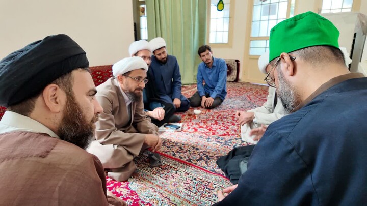 تصاویر/ جلسه اساتید دوره میثاق طلبگی با حجت الاسلام و المسلمین صدیقی