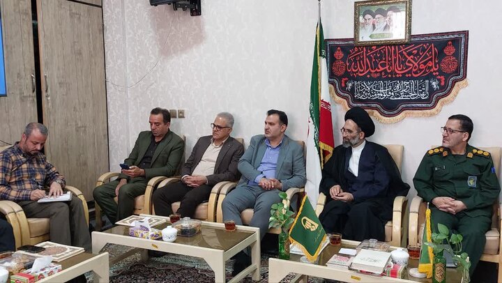 تصاویر/ دیدار نماینده ولی فقیه درکاشان با جمعی از آزادگان