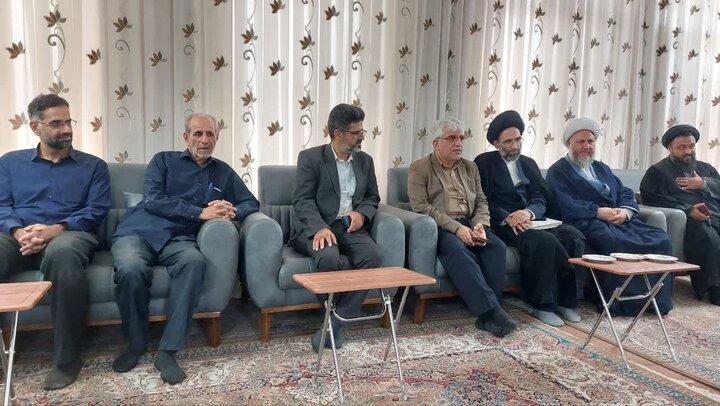تصاویر/ دیدار نماینده ولی فقیه درکاشان با جمعی از آزادگان