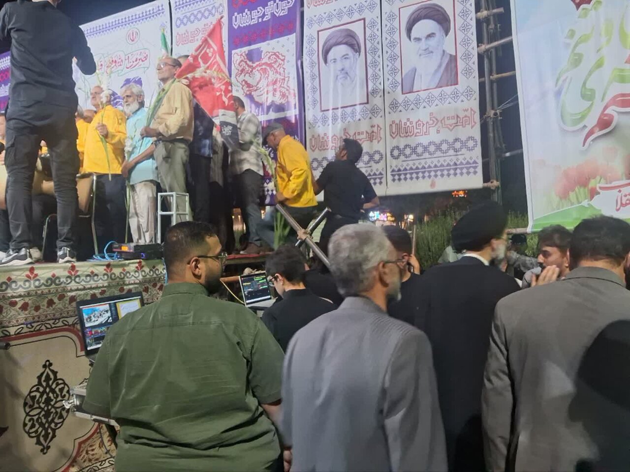 اجتماع بزرگ آزادگان شهرستان کاشان درتجمعات شبانه شهرها وروستاها