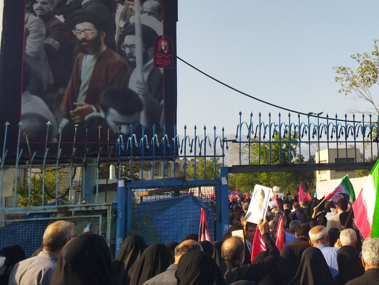 مراسم اربعین تشییع رهبر شهید  آغاز شد