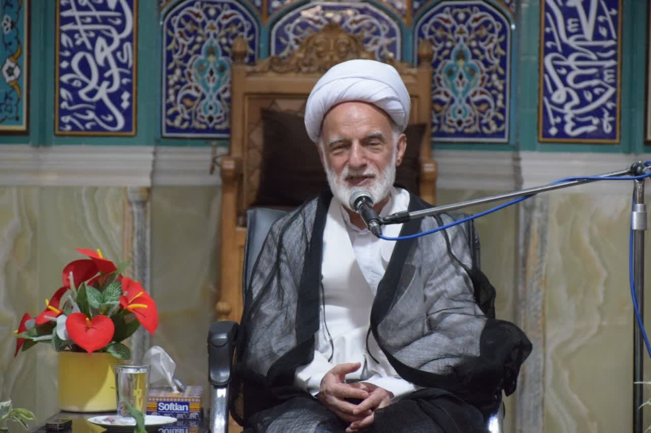 وحدت ملی؛ بزرگ‌ترین رمز پیروزی ملت ایران/ اقتصاد مقاومتی و حمایت از نیروهای مسلح ضرورت امروز کشور است