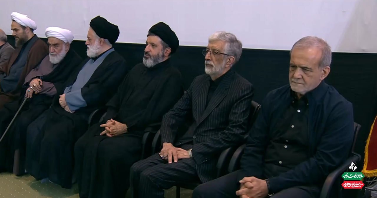 طهران تحيي مراسم أربعين الإمام الشهيد بحضور جماهيري ورسمي حاشد