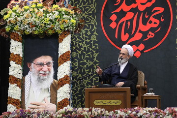 فیلم کامل سخنرانی آیت‌الله اعرافی در مراسم چهلم آقای شهید ایران در حرم بانوی کرامت