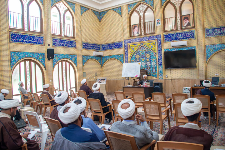 تصاویر/ چهارمین روز دوره دانش افزایی اساتید حوزه علمیه استان کرمان