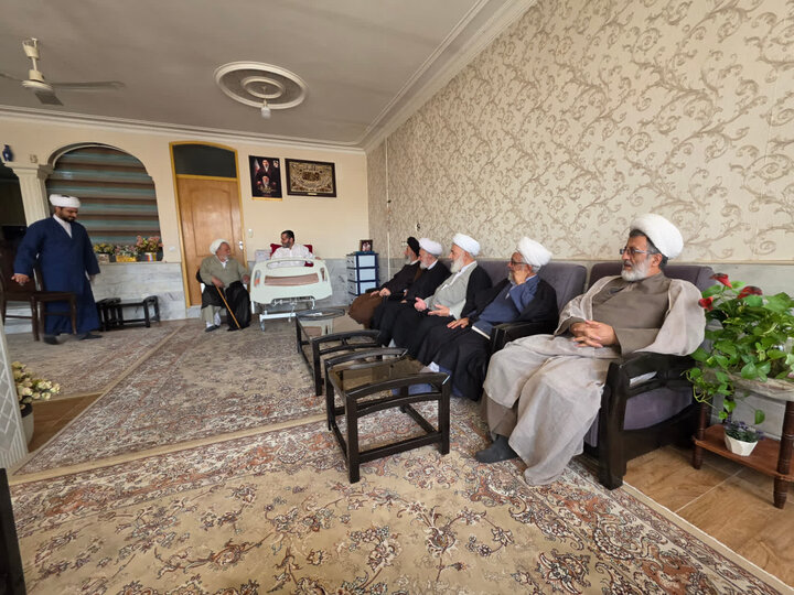 تصاویر/ دیدار اساتید مدرسه علمیه آیت‌الله یثربی(ره) کاشان با دو نفر از آزادگان سرافراز