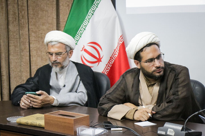 تصاویر/ سلسله میزگردهای تخصصی با موضوع «خونخواهی و انتقام خون قائد شهید» از طرف دفتر امور اجتماعی و سیاسی حوزه‌های علمیه و با مشارکت مرکز رسانه و فضای مجازی حوزه‌های علمیه