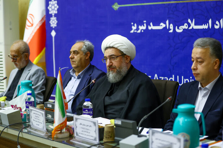 تصاویر /  جلسه هیأت امنای دانشگاه آزاد اسلامی استان آذربایجان شرقی با نماینده ولی فقیه در استان آذربایجان شرقی